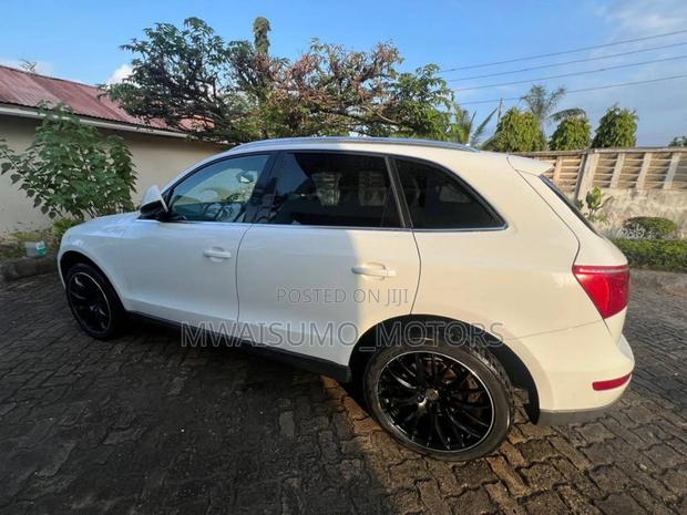 Audi Q5 2011 Off white