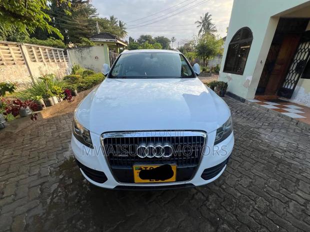 Audi Q5 2011 Off white