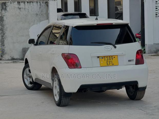 Toyota IST 2004 White