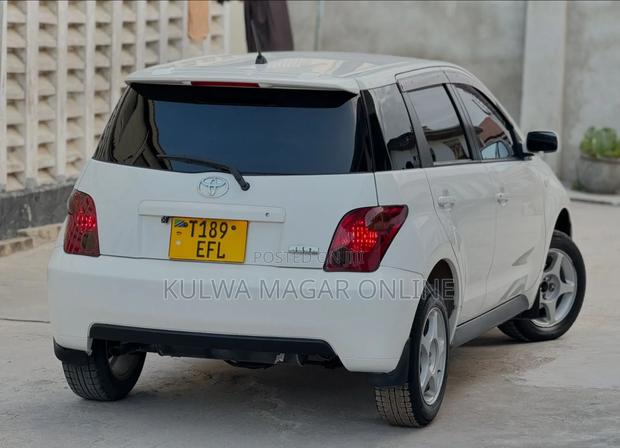 Toyota IST 2004 White