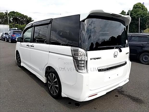 Honda Stepwgn 2013 Pearl
