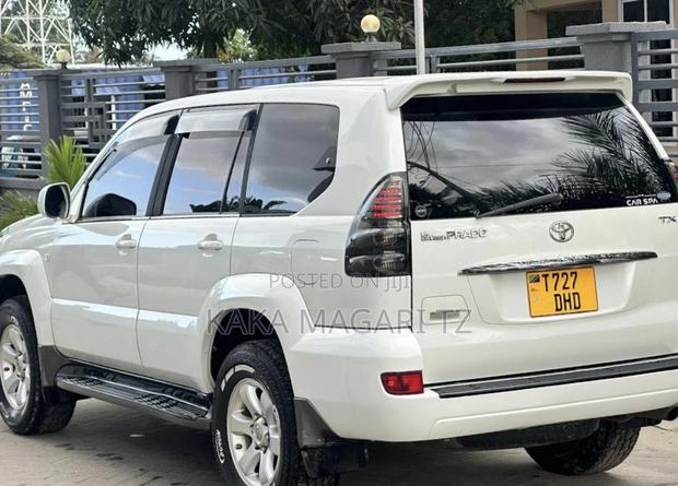 Toyota Land Cruiser Prado 2006 White