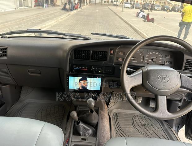 Toyota Hilux 1995 Gray