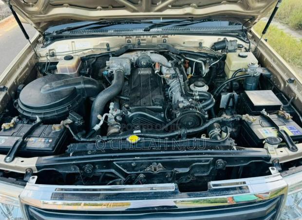 Toyota Land Cruiser 2001 Gold