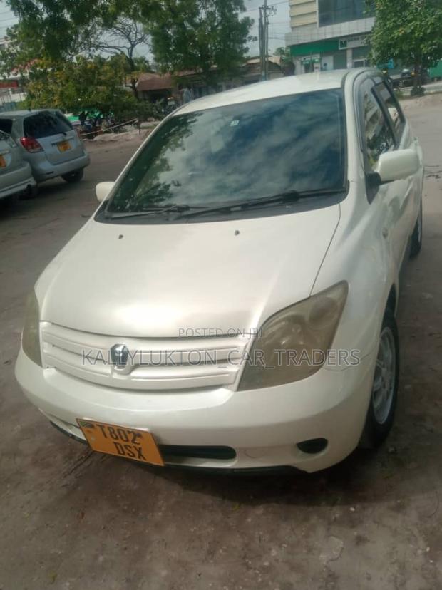 Toyota IST 2005 White