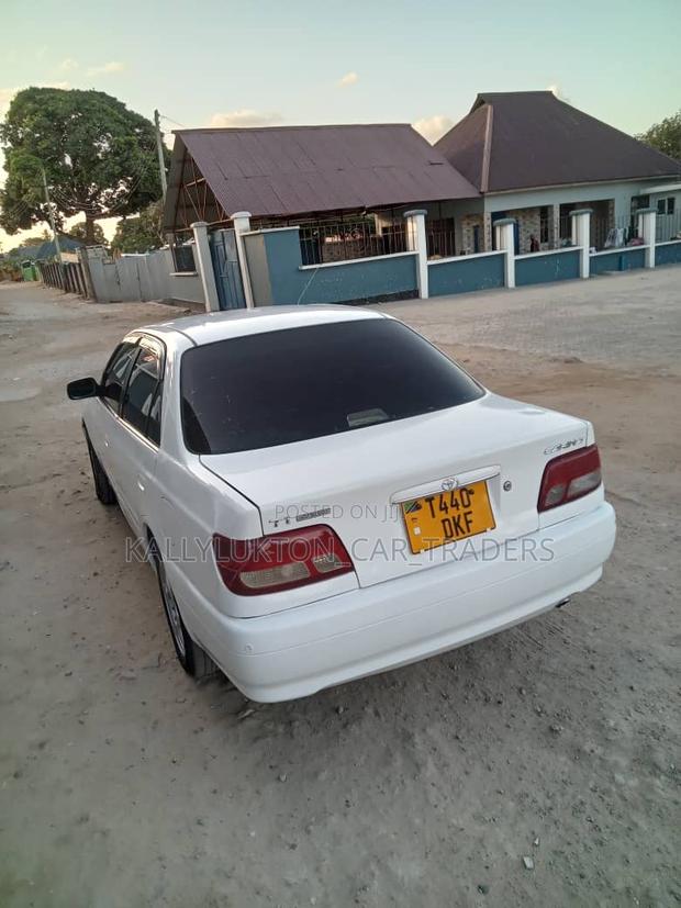 Toyota Carina 2001 White