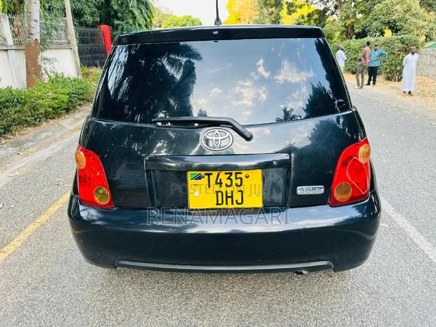 Toyota IST 2004 Black