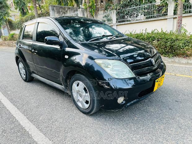 Toyota IST 2004 Black