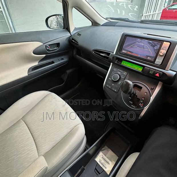 Toyota Wish 2011 Black