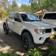 Mitsubishi L200 2008 White for sale