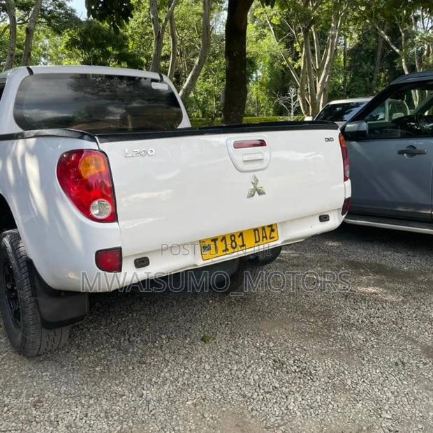 Mitsubishi L200 2008 White