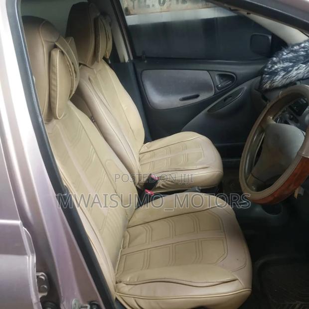 Toyota Vitz 2000 Pink