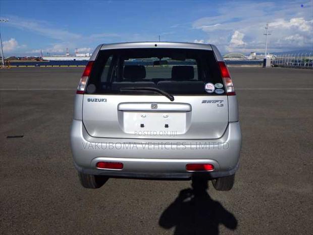 Suzuki Swift 2004 Silver