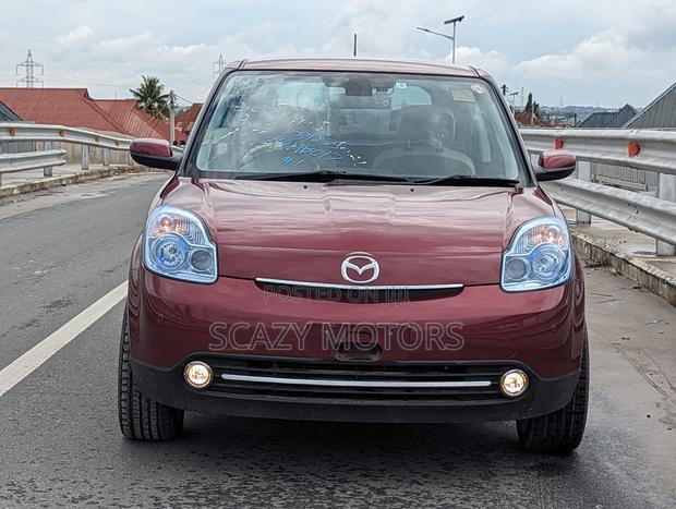 Mazda Verisa 2011