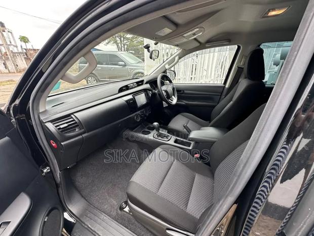 Toyota Hilux 2019 Black