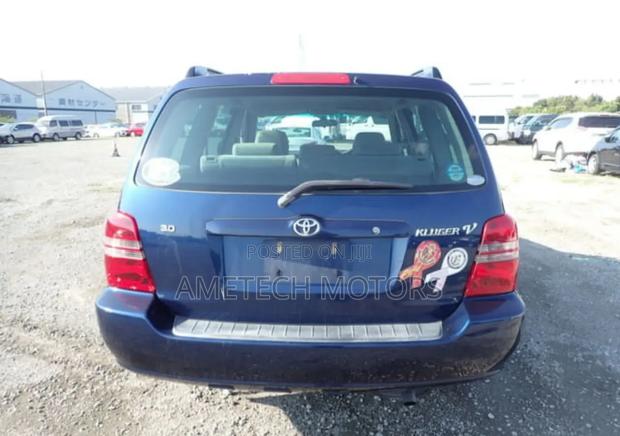 Toyota Kluger 2001 Blue