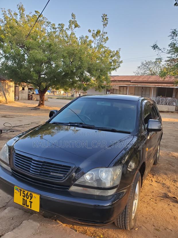 Toyota Harrier 2004 Black
