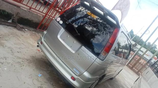 Toyota Noah 2001 Silver