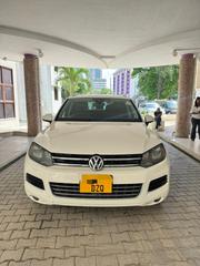 Volkswagen Touareg 2012 White for sale