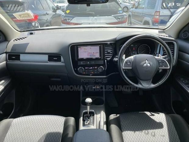 Mitsubishi Outlander 2013 Pearl