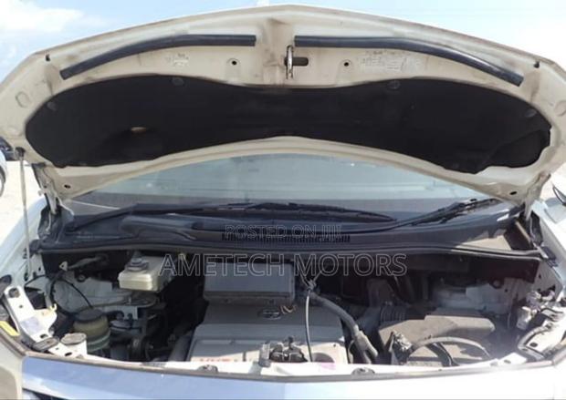 Toyota Alphard 2005 White