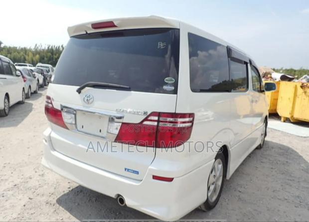 Toyota Alphard 2005 White