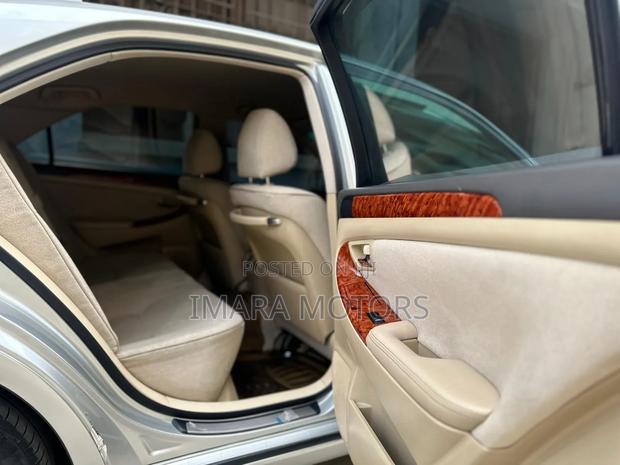 Toyota Crown 2006 Silver