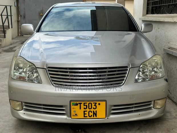Toyota Crown 2006 Silver