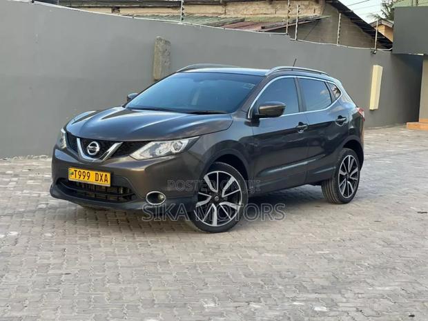Nissan Qashqai 2016 Brown