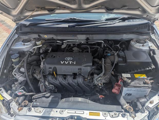 Toyota Corolla RunX 2005 Silver