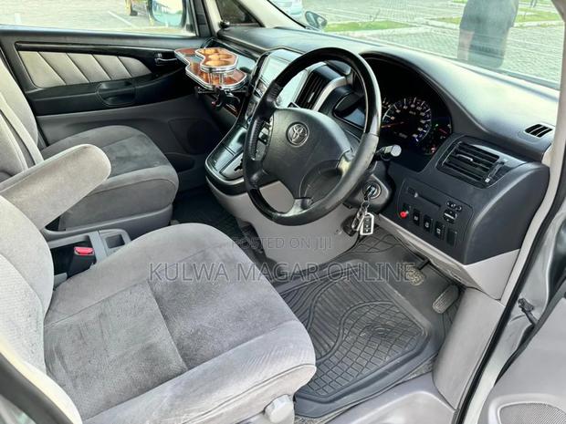 Toyota Alphard 2006 Silver
