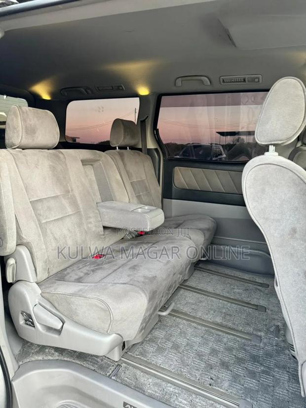 Toyota Alphard 2006 Silver