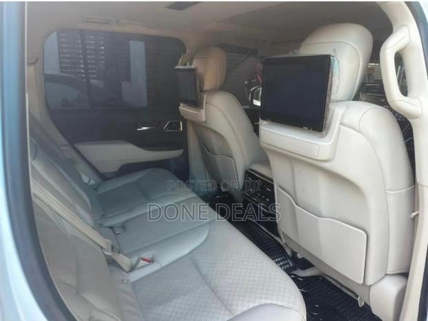 Toyota Land Cruiser 2023 White