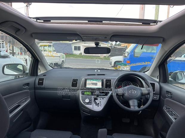 Toyota Wish 2007 White