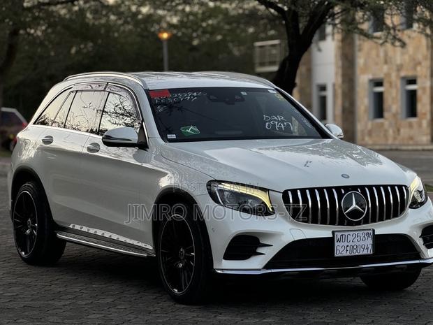 Mercedes-Benz GLA 250 2017 White