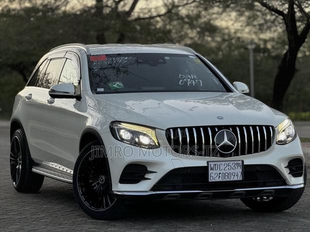 Mercedes-Benz GLA 250 2017 White