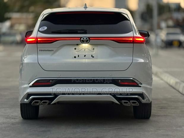 Toyota Harrier 2.0 2021 White