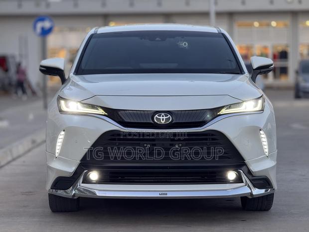 Toyota Harrier 2.0 2021 White