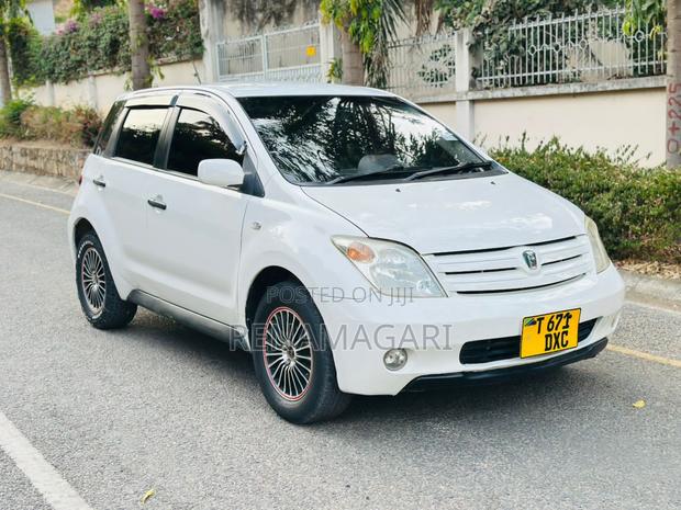 Toyota IST 2005 White