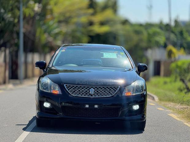 Toyota Crown 2009 Black