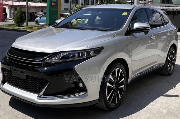 Toyota Harrier 2.0 2015 Silver