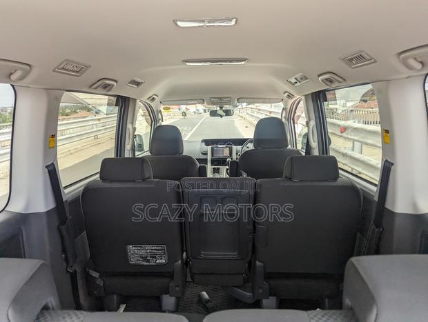 Toyota Noah 2007 Silver