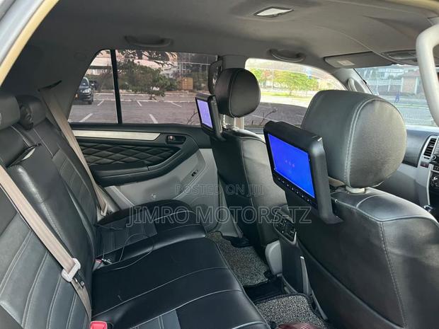 Toyota Hilux Surf 2002 Gray