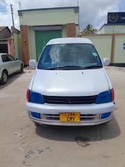 Toyota Noah 2005 White for sale