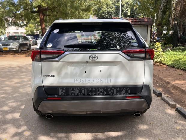 Toyota RAV4 2019 Pearl