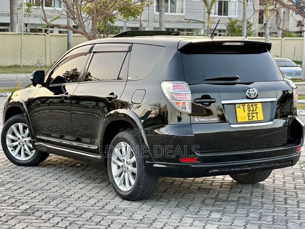 Toyota Vanguard 2010 Black