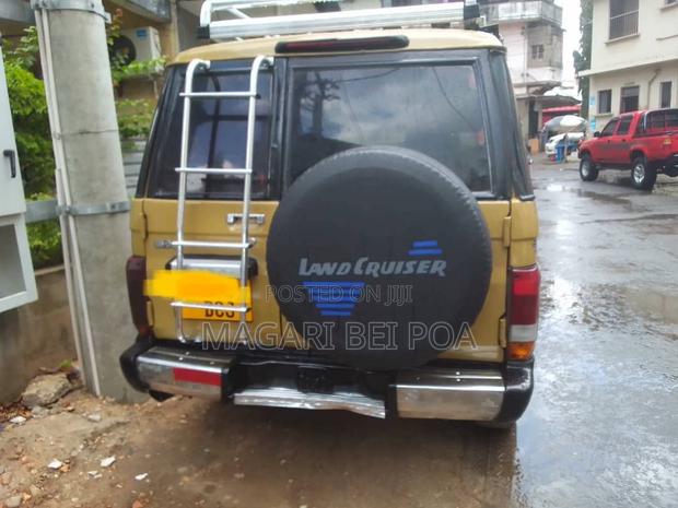 Toyota Land Cruiser 2005 Orange