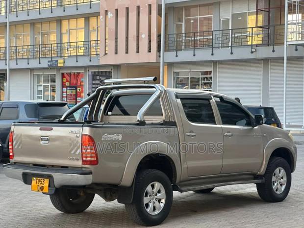 Toyota Hilux 2007 Gray