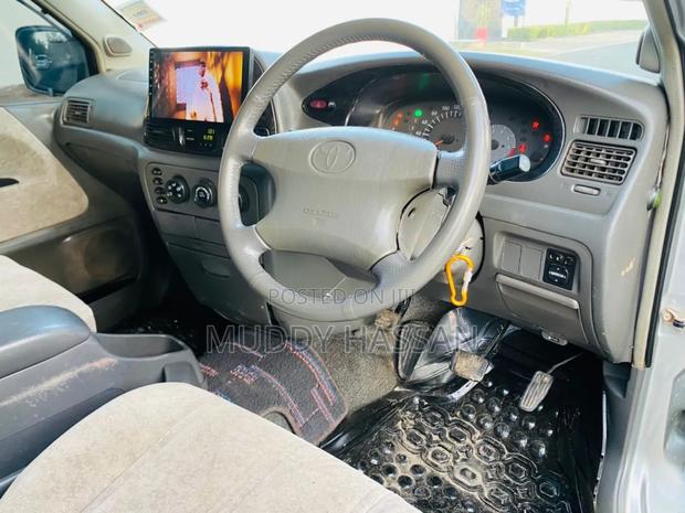 Toyota Noah 2001 Silver