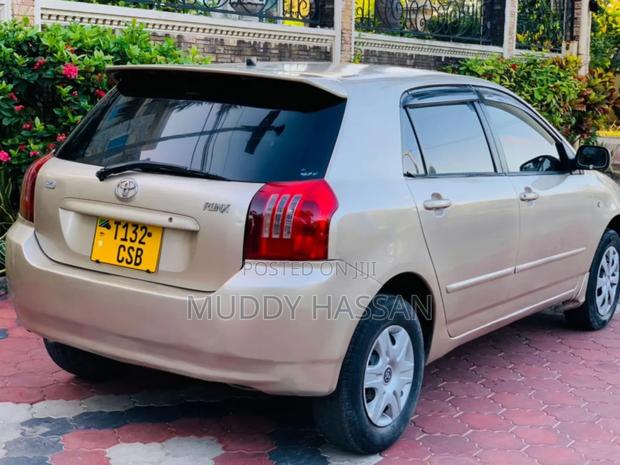 Toyota Allex 2000 Gold